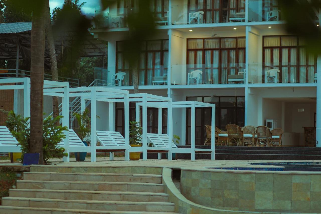 Elixir Cliff Beach Resort And Spa Varkala Exterior photo