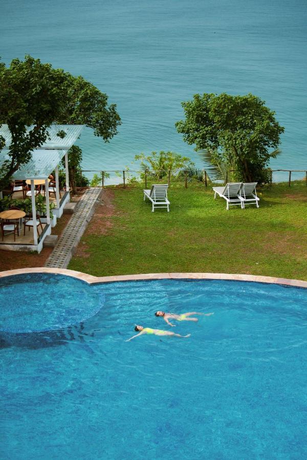 Elixir Cliff Beach Resort And Spa Varkala Exterior photo